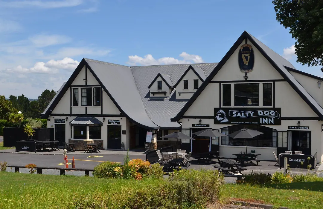 Salty Dog Inn-1