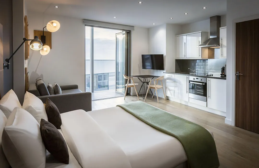 Aparthotel Adagio London Brentford-1