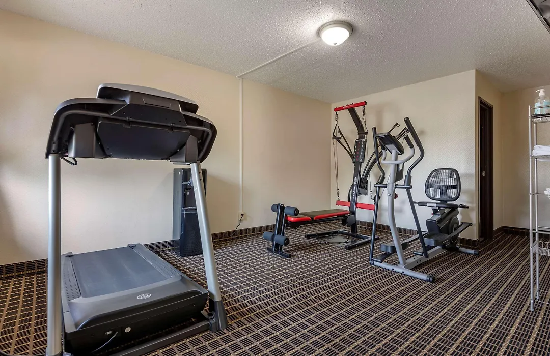 Quality Inn & Suites Warren-1