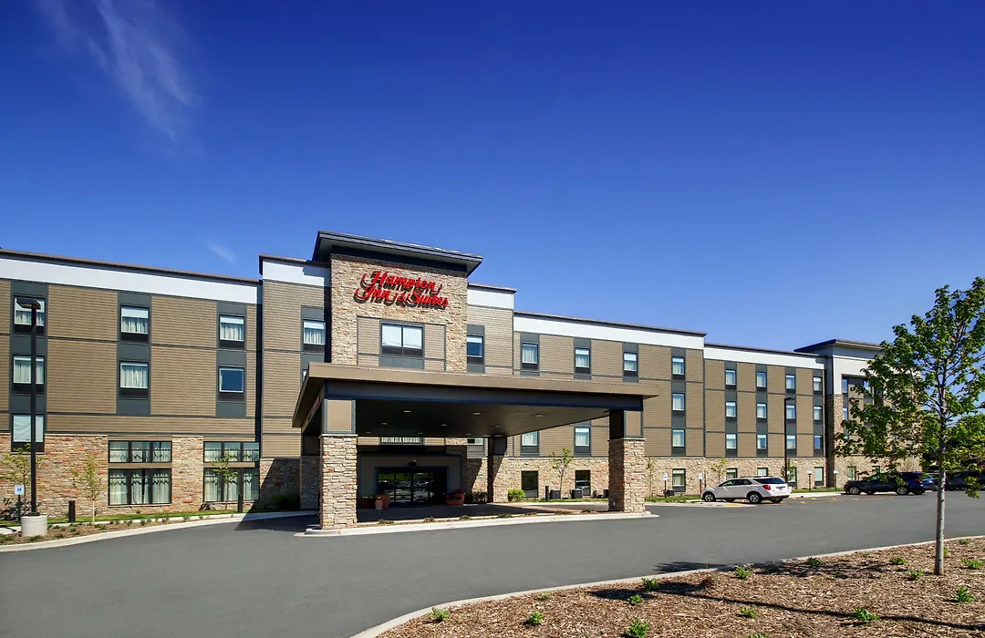 Hampton Inn & Suites Milwaukee West-1