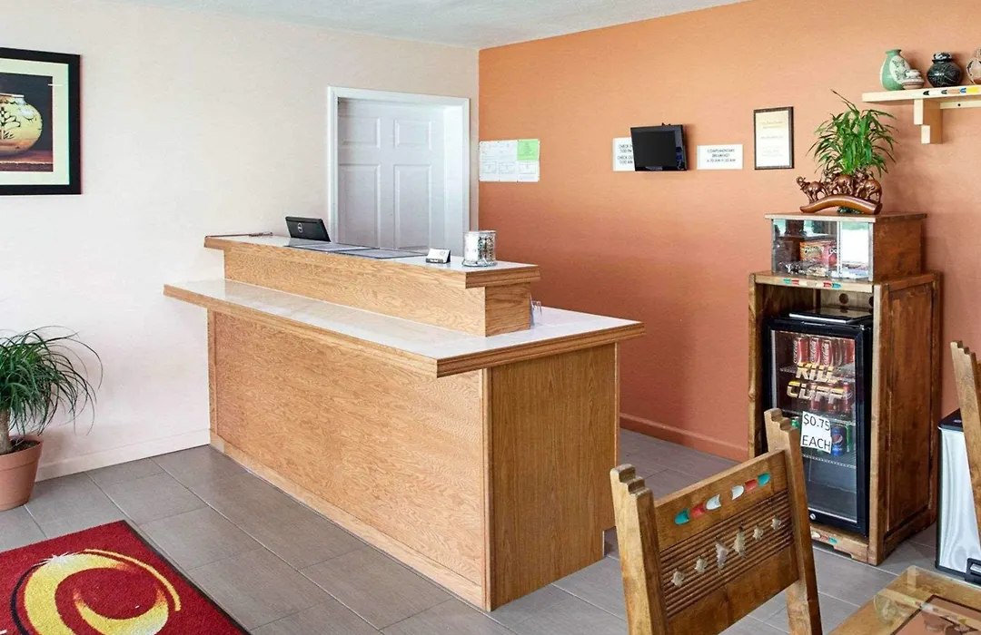 Econo Lodge Phillipsburg-1