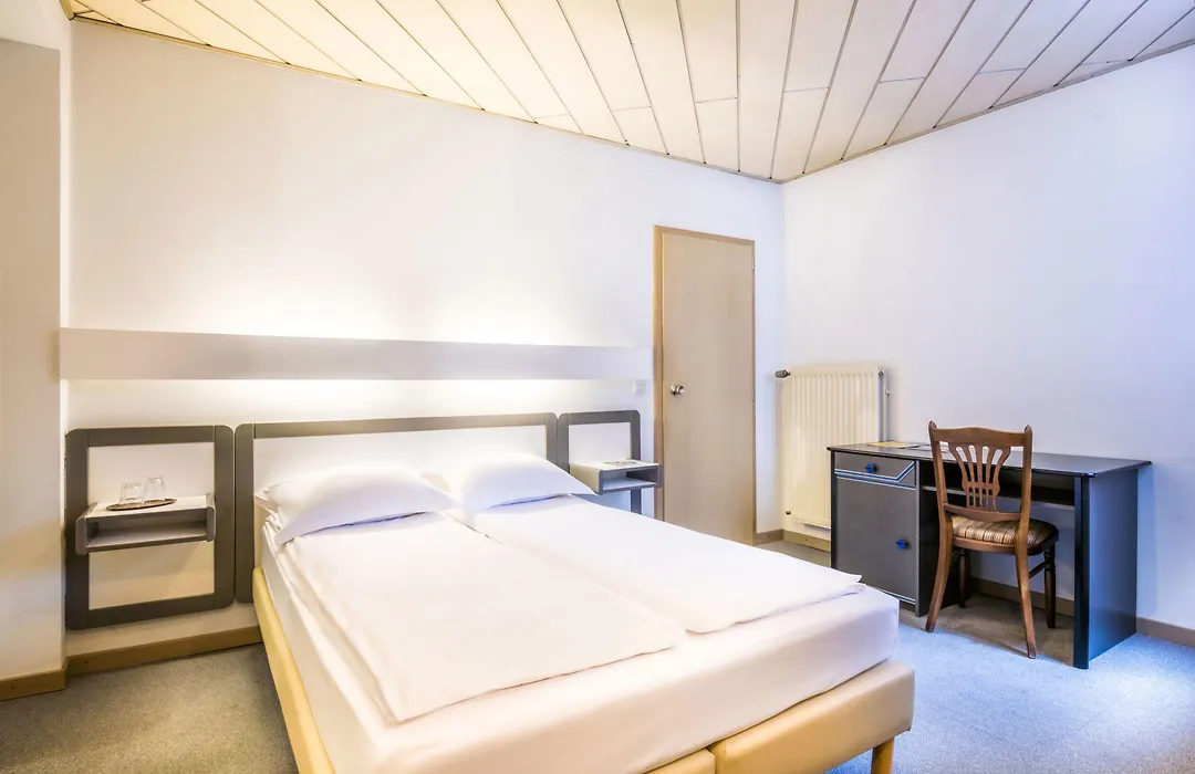 Hotel Le Postillon-1