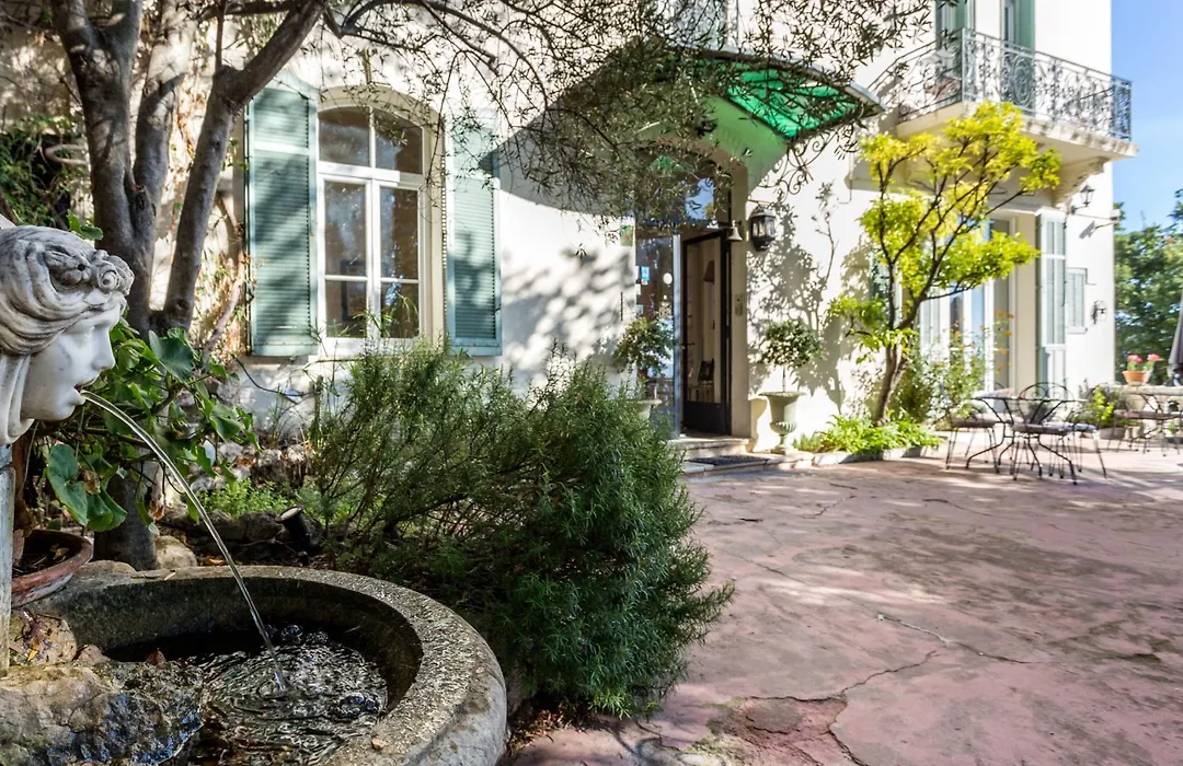 Logis Hôtel La Bellaudière-1