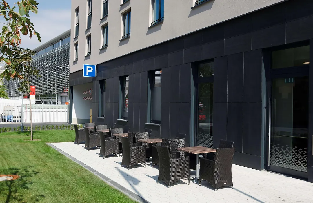 Hampton By Hilton Frankfurt City Centre-1