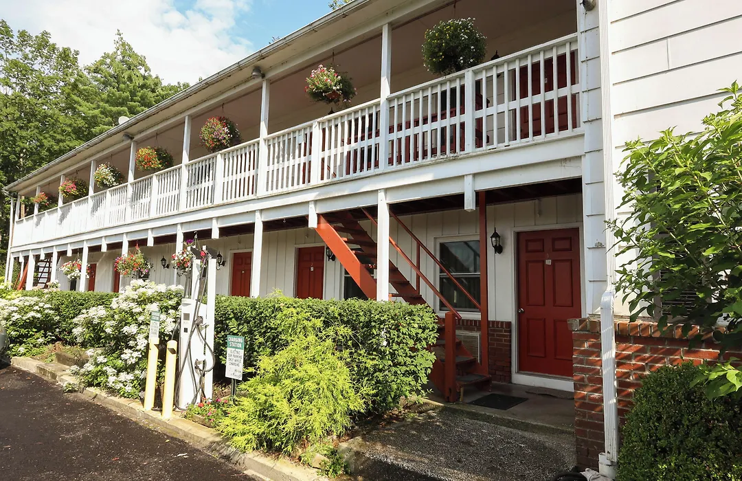 Chatham Travel Lodge-1