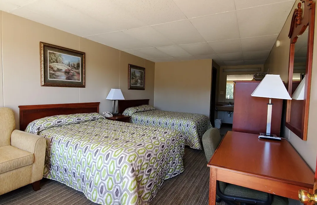 Economy Inn-1