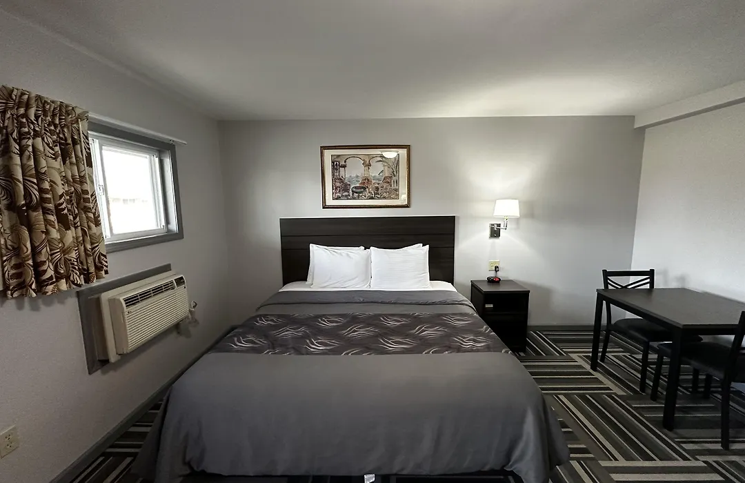 Relax Inn - Saginaw-1