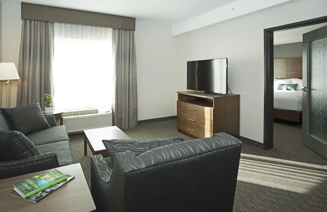 Wingate By Wyndham Calgary Airport-1