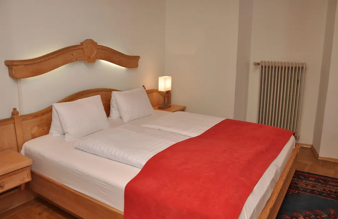 Hotel Torwirt-1
