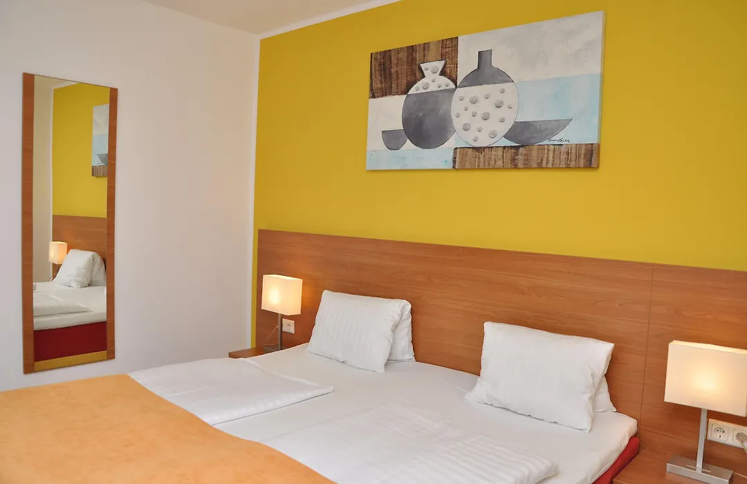 Hotel Torwirt-1