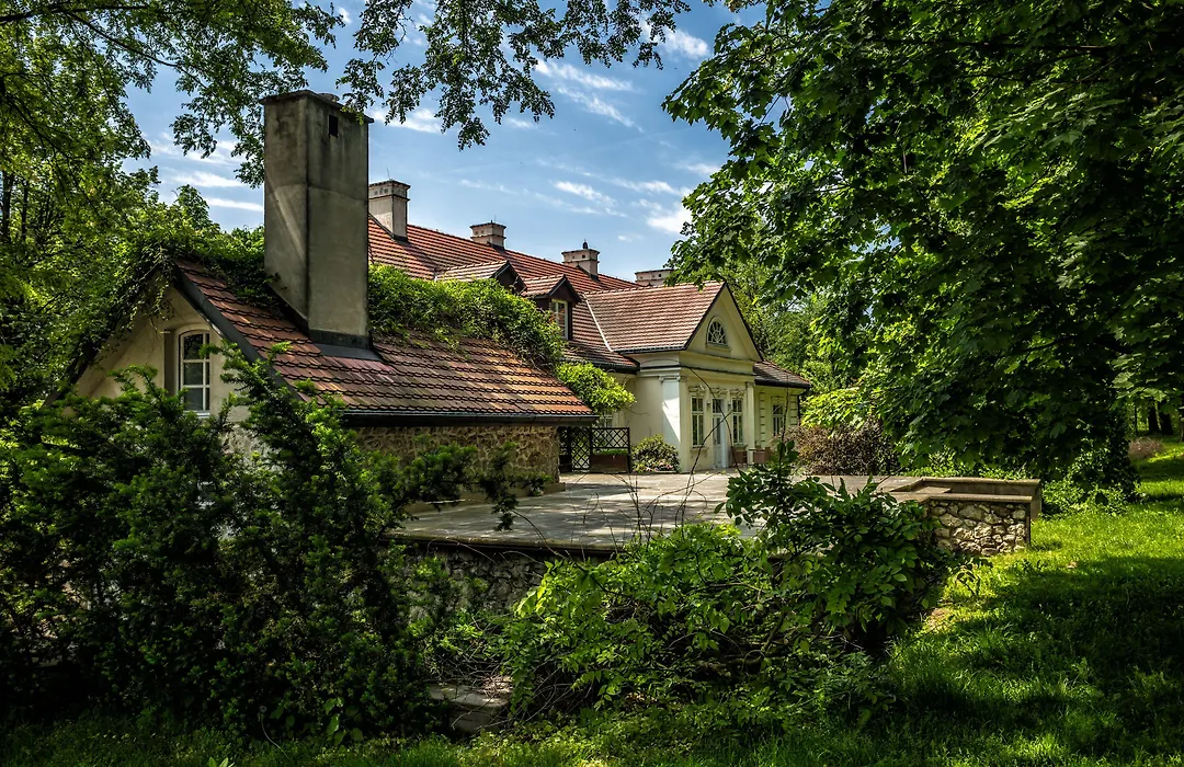 Dwor W Tomaszowicach-1