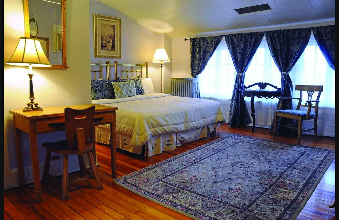 The Holiday Chalet Victorian-1