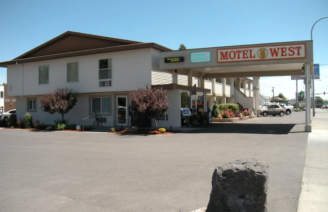 Motel West-1