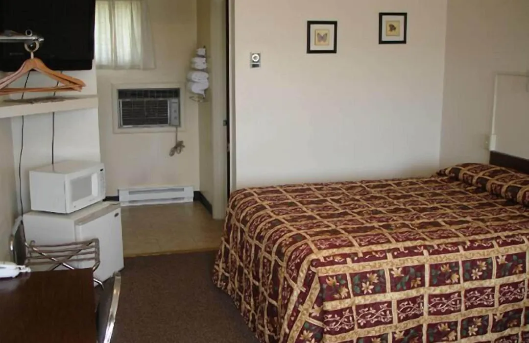 Tops Motel-1
