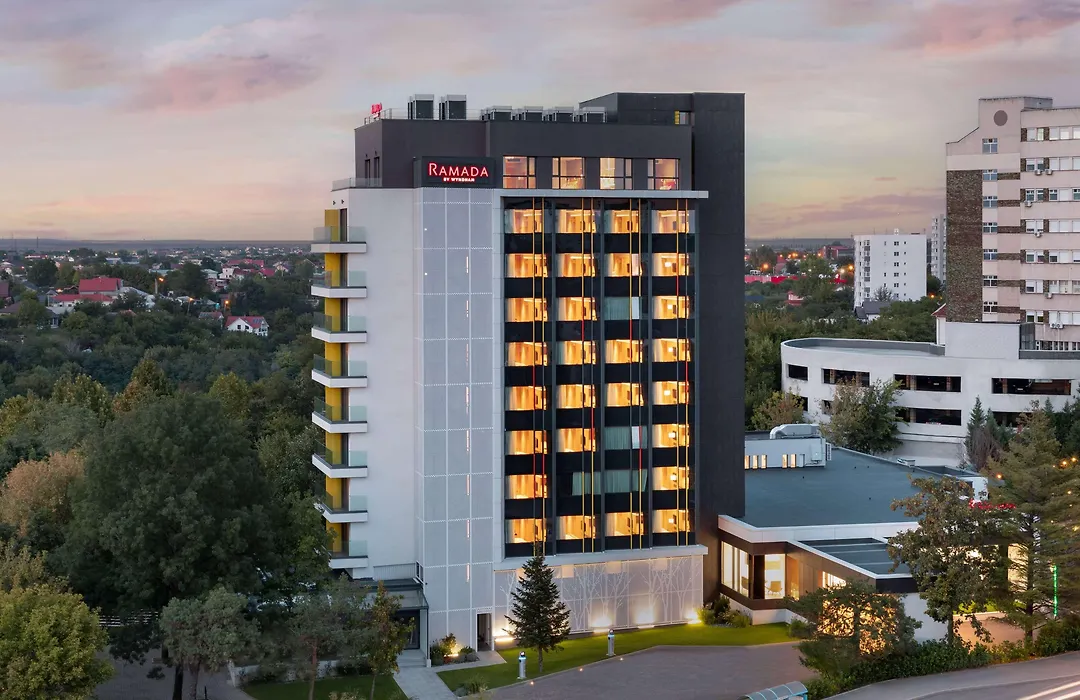 Ramada By Wyndham Slatina Parc-1