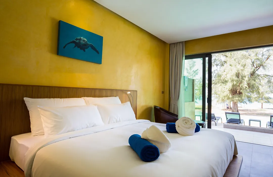 Coriacea Beachfront Boutique Phuket Resort-1