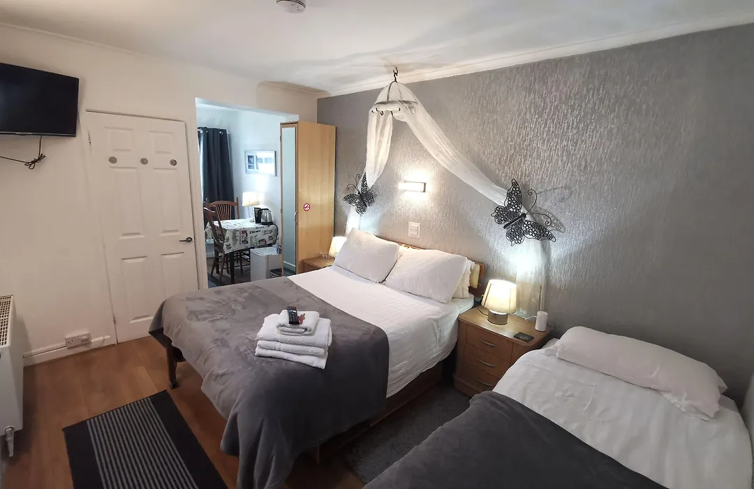 Aquarius B&B-1