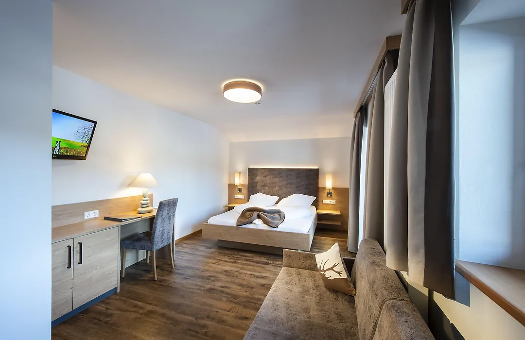 Hotel Alpenfrieden-1