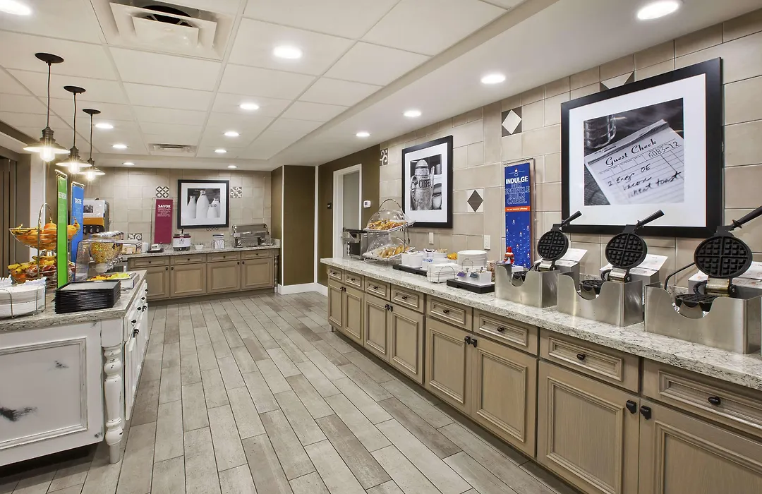 Hampton Inn & Suites Alliance-1