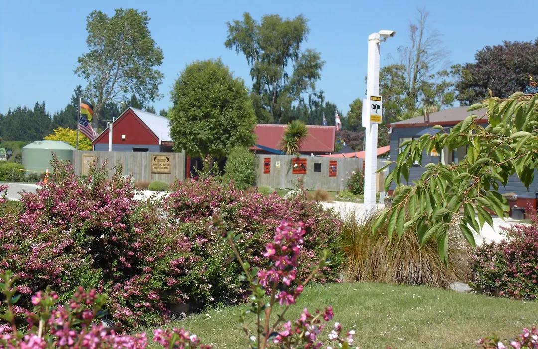 Glenavys Waitaki River Motor Camp-1