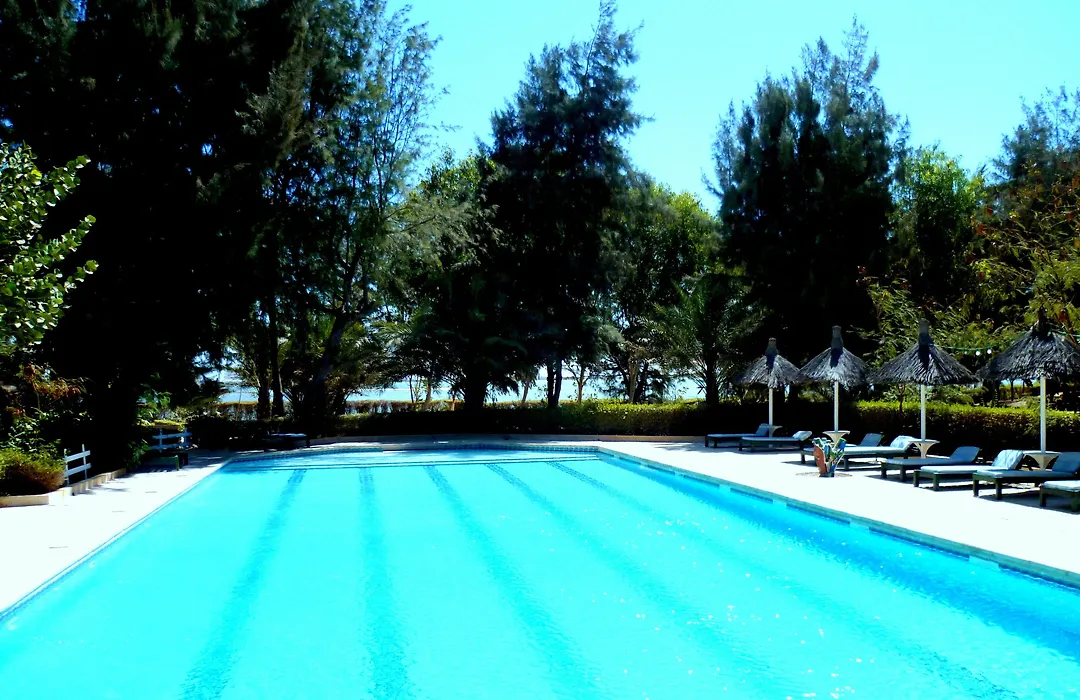 Diamarek Hotel Sur La Plage-1