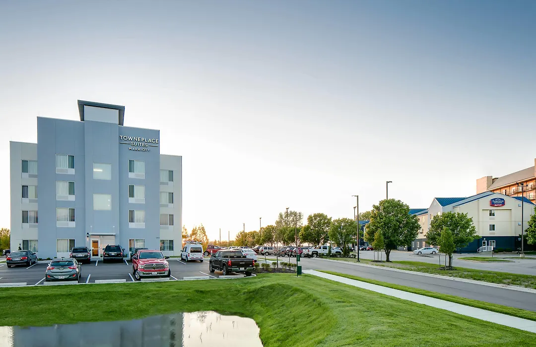 Towneplace Suites By Marriott Kansas City Airport-1