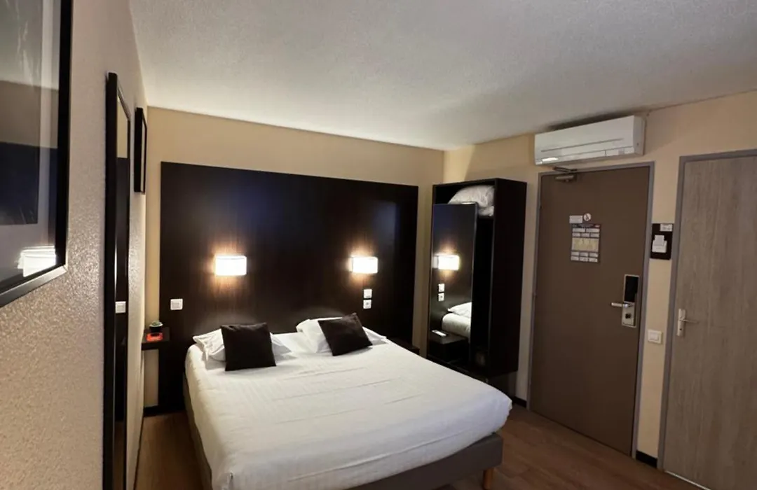 Hôtel Au Petit Caporal-1
