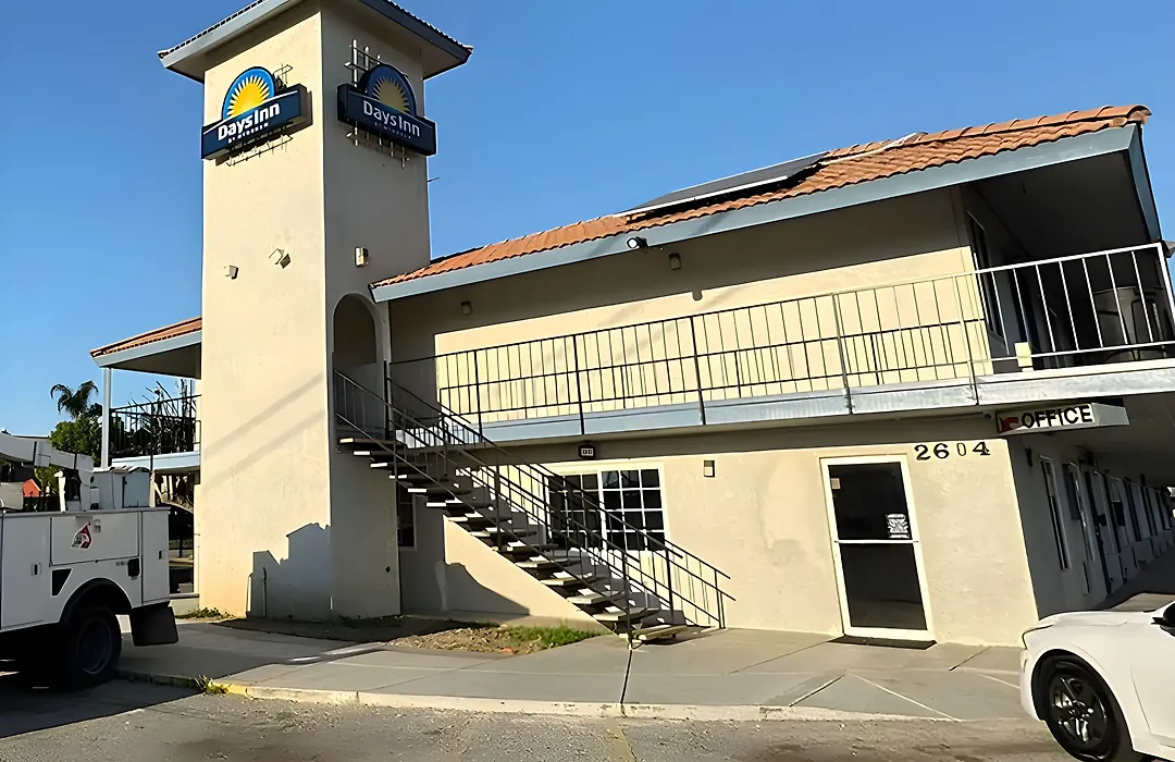 Days-Inn By Wyndham Bakersfield-1