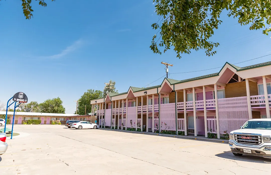 Safari Inn-1