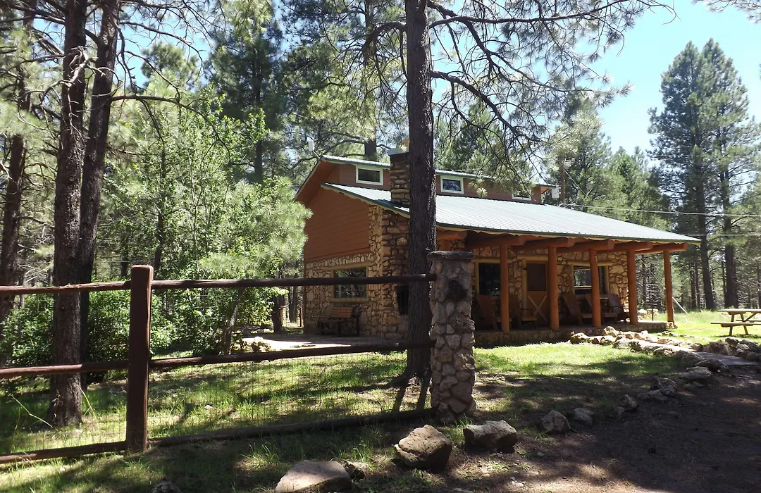 Arizona Mountain Inn & Cabins-1