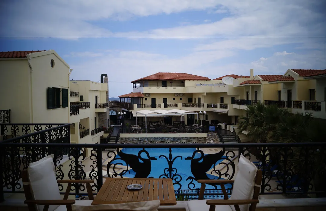 Diogenis Blue Palace-1