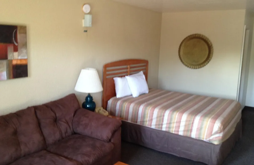Dinner Bell Motel-1