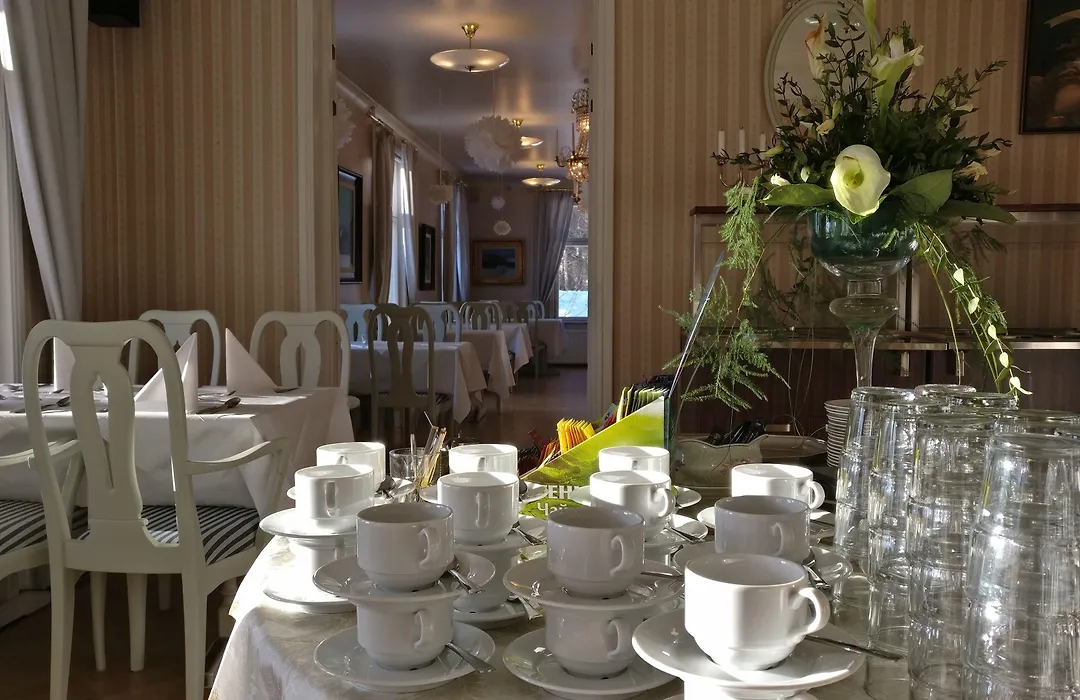 Karolineburg Manor House Hotel-1