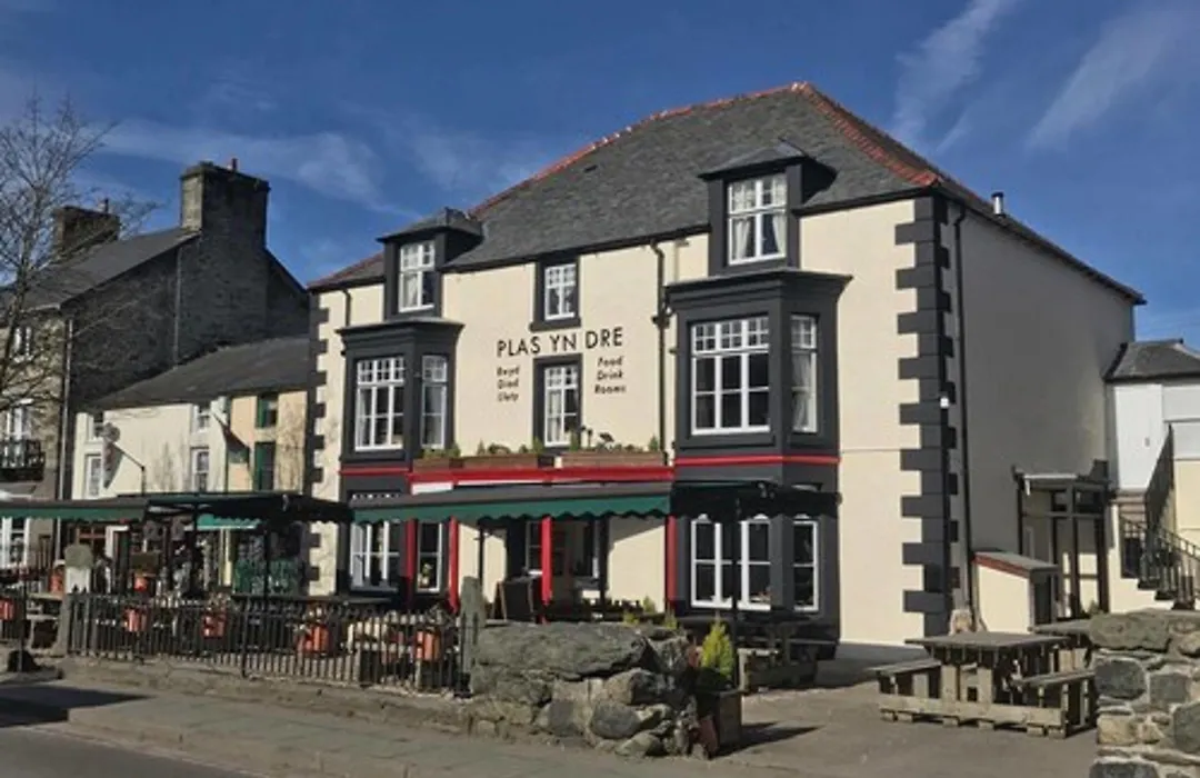 Plas Yn Dre-1