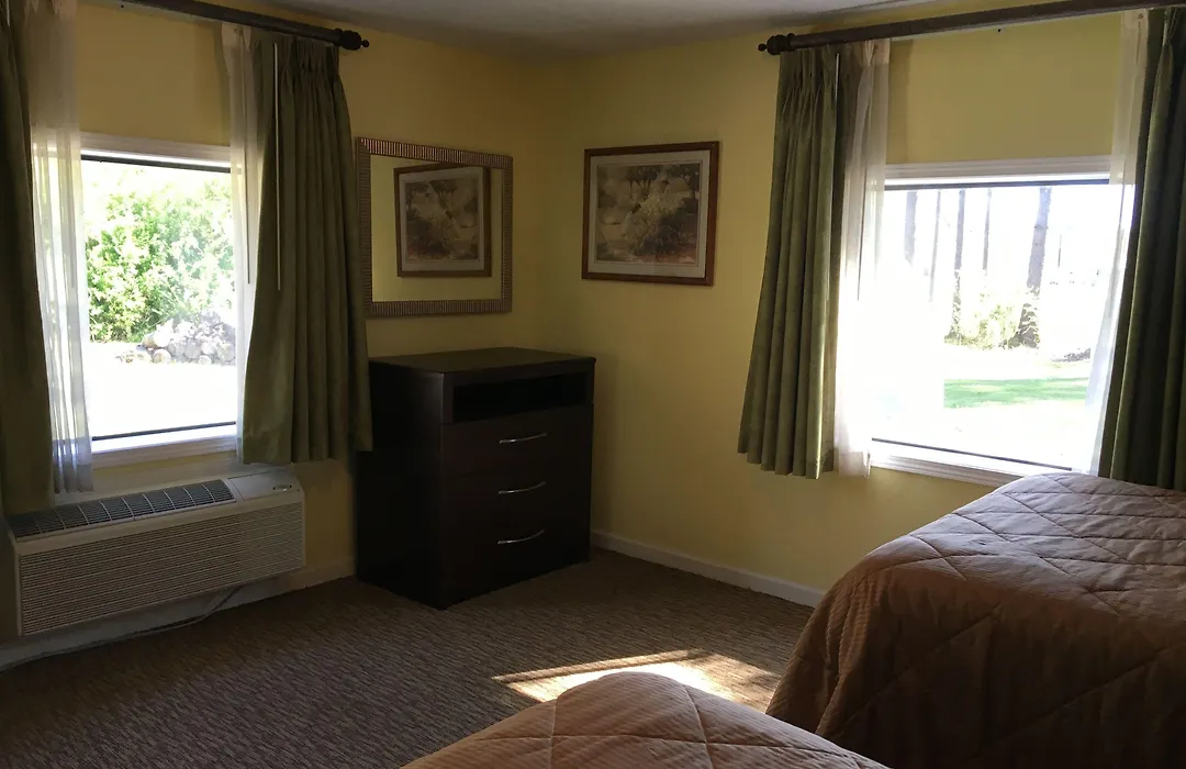 Pinetree Inn-1