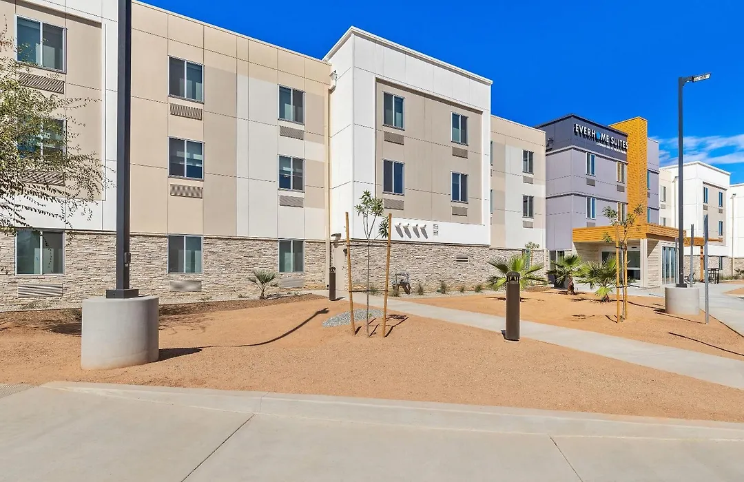Everhome Suites Corona-1