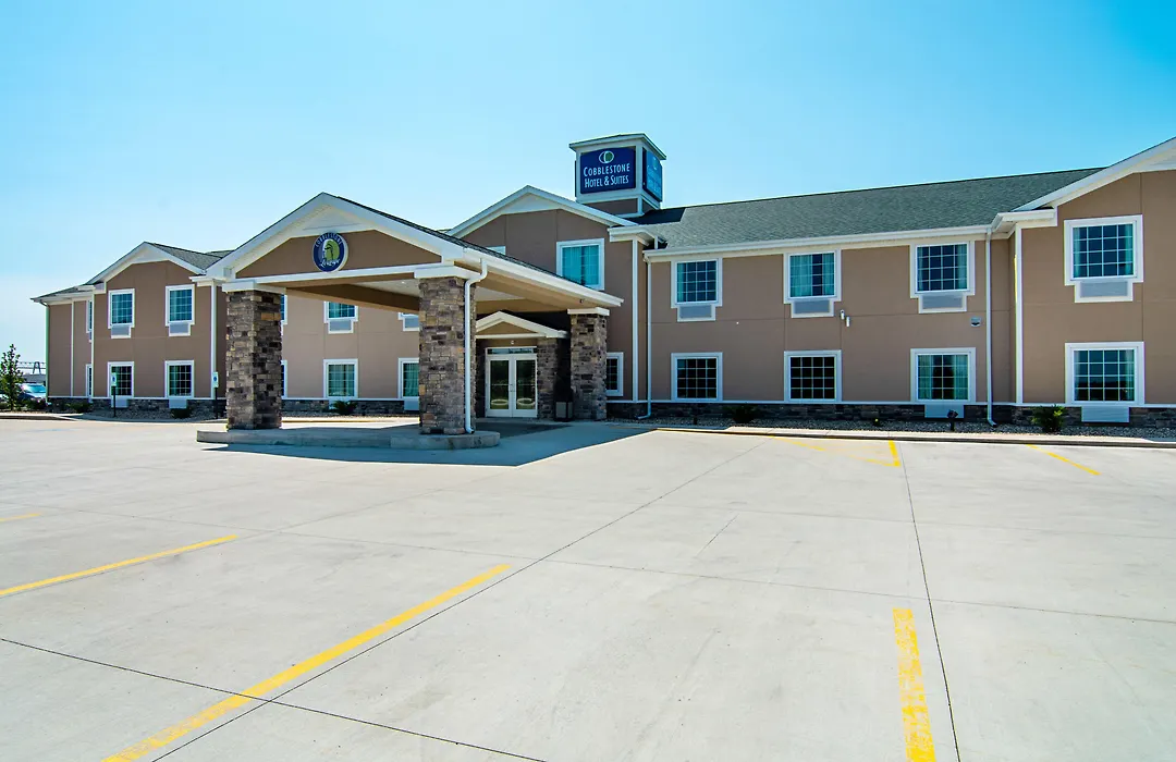 Cobblestone Hotel & Suites - Paxton-1