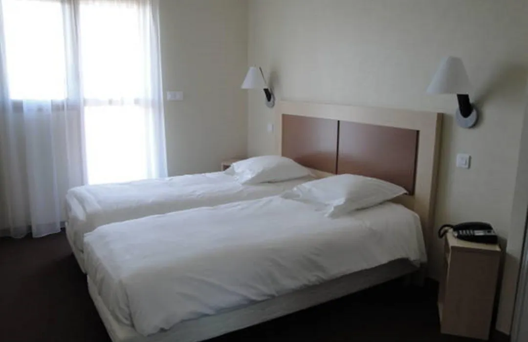 Cit'Hotel Talencia-1