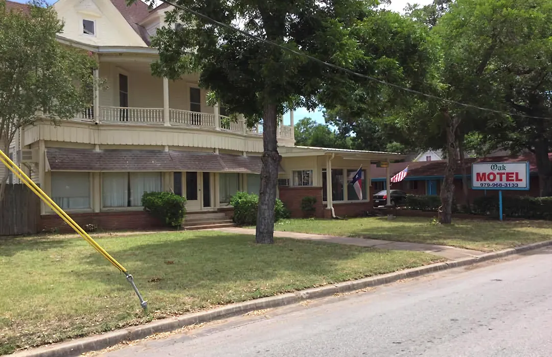 The Oak Motel-1