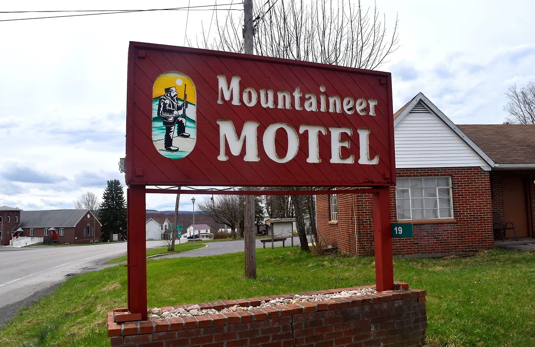 Mountaineer Motel-1