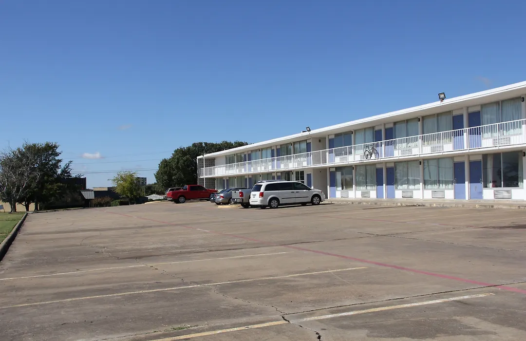Lonestar Inn And Suites-1