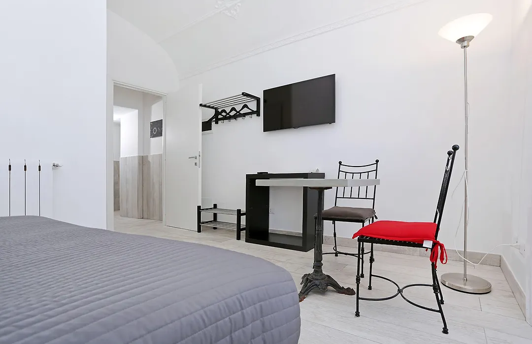Houspitality Nero Bed & Breakfast-1