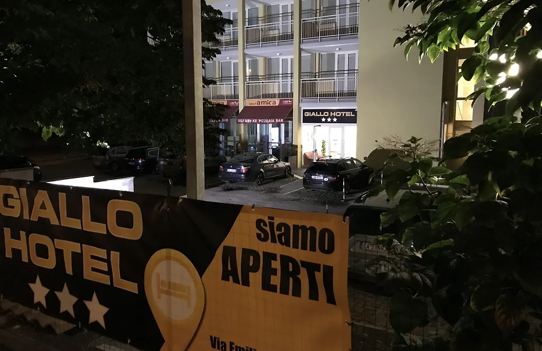 Hotel Giallo-1