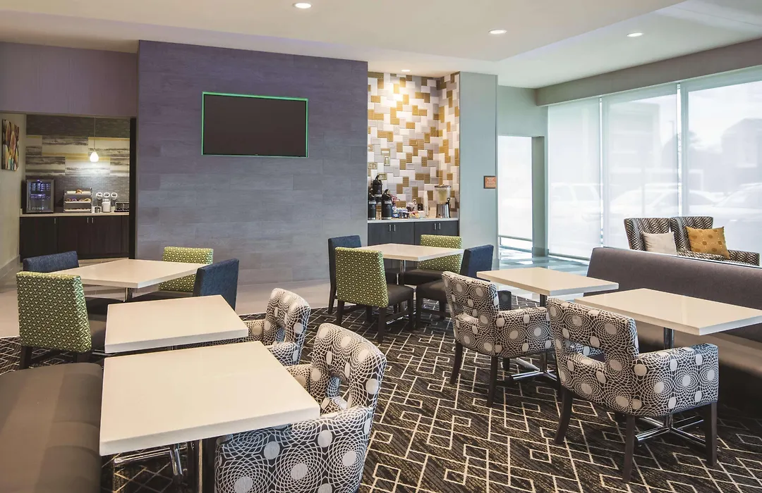 La Quinta Inn & Suites By Wyndham Atlanta South - Mcdonough-1