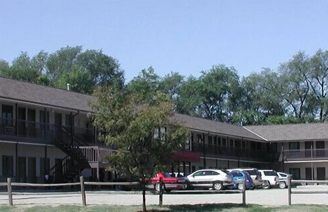 Cottonwood Inn & Suites-1