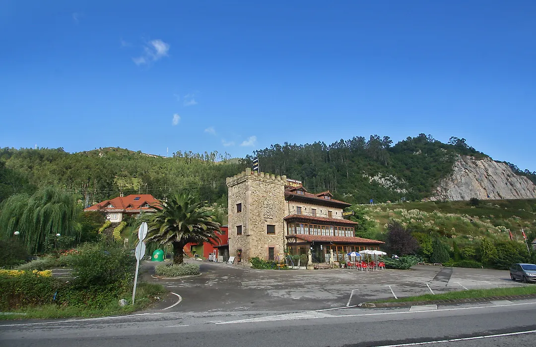 Trisileja Posada El Manjon-1