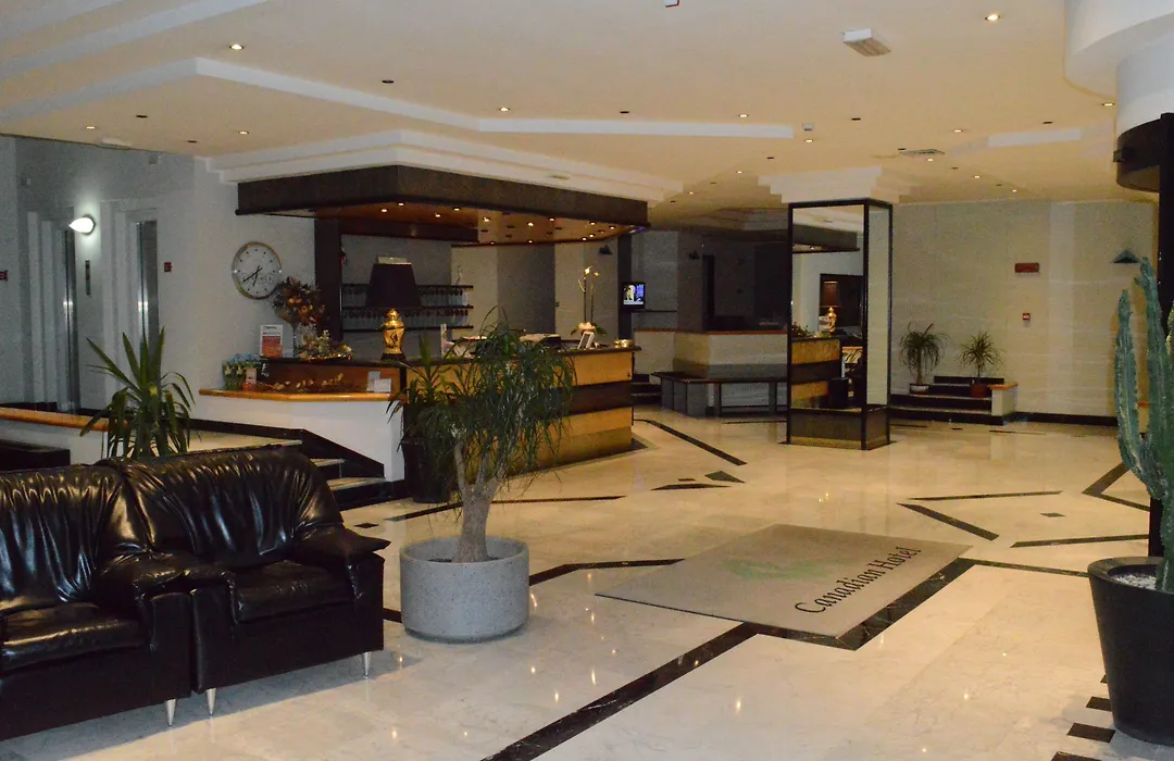 Canadian Hotel-1