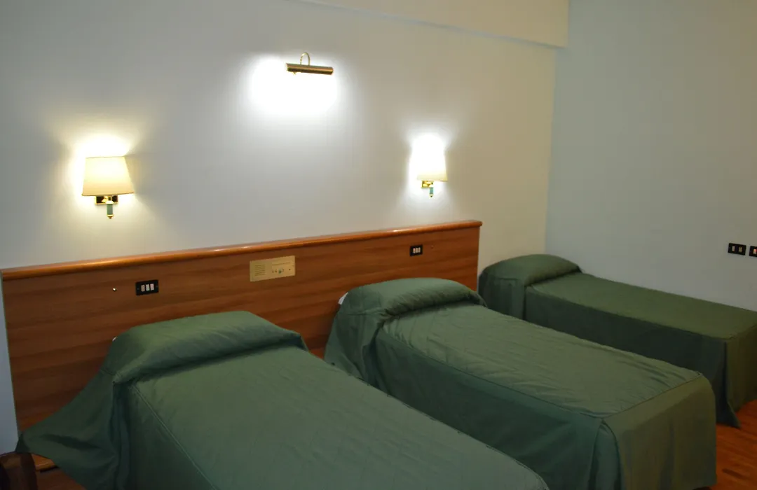 Canadian Hotel-1