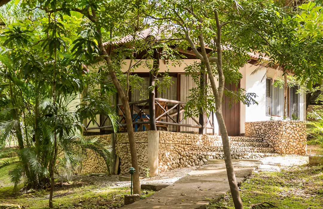 Cabinas Las Olas-1