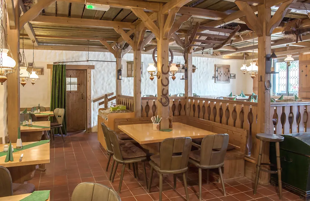 Hotel Schwarzer Adler Tangermuende-1